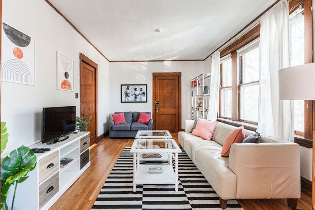 Building Photo - 3851 W Belden Ave