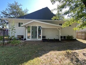Building Photo - 556 N Colby Ave