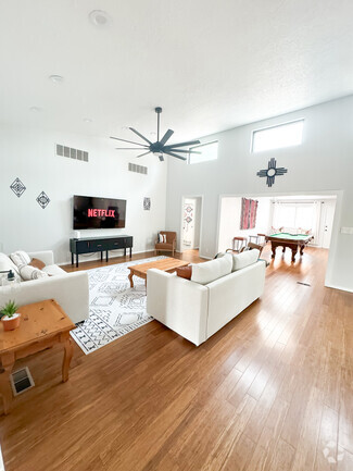 Living Room - 6024 Vista Campo Rd NE