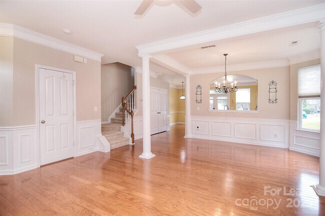 Foto del edificio - 9420 Rosewood Meadow Ln