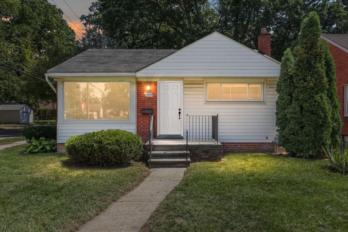 Primary Photo - 12734 Riverview St