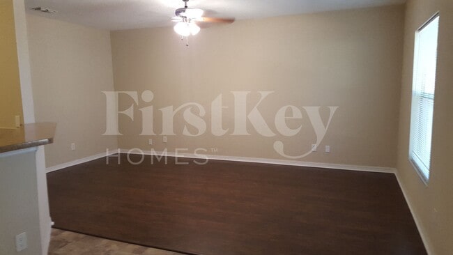 Building Photo - 3978 N Biscayne Dr