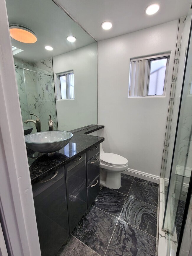 Foto del edificio - 1259 Bonnie Brae St