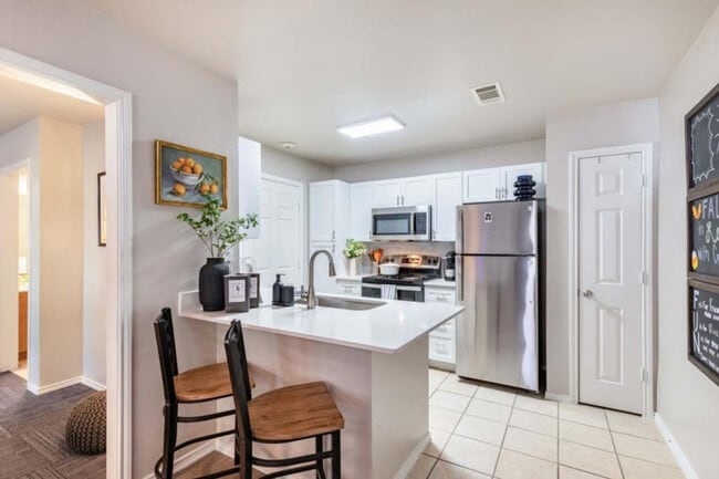 Building Photo - 1201 Cleveland St