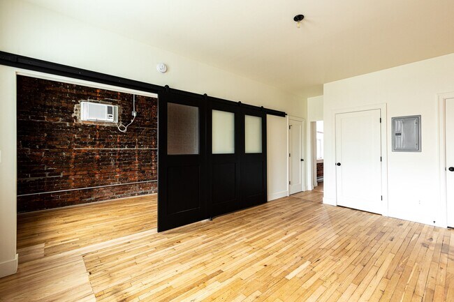 Foto del edificio - The Charlotte Apartments