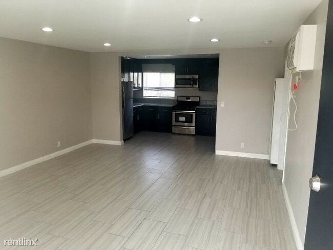 Building Photo - 2 br, 1 bath Apartment - 825 S Taylor Ave