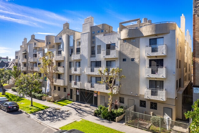 Building Photo - 825 S. Hobart Blvd.