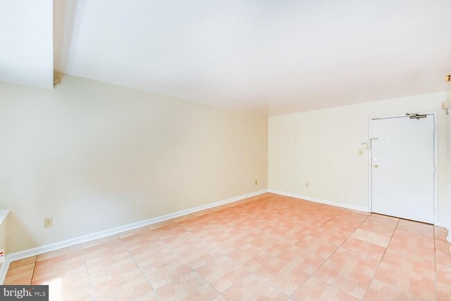 Building Photo - 2710 Macomb St NW