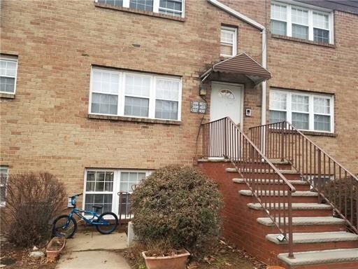 Primary Photo - 397 College Dr