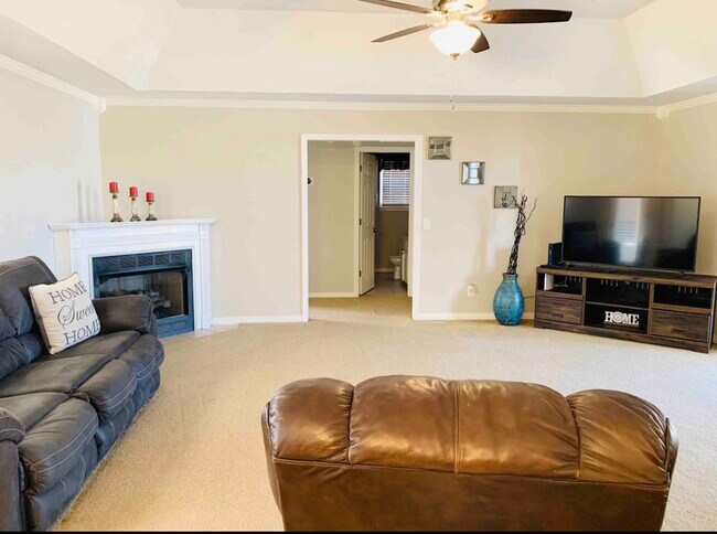 Building Photo - 9360 Collinsville Cir