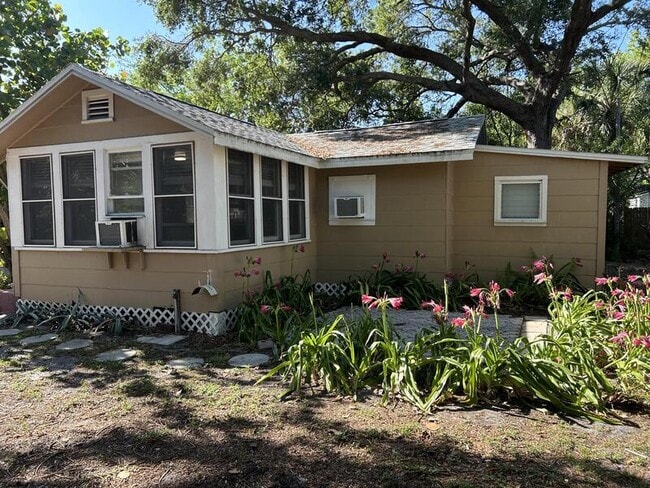 Photo - 325 41st St N Apartment