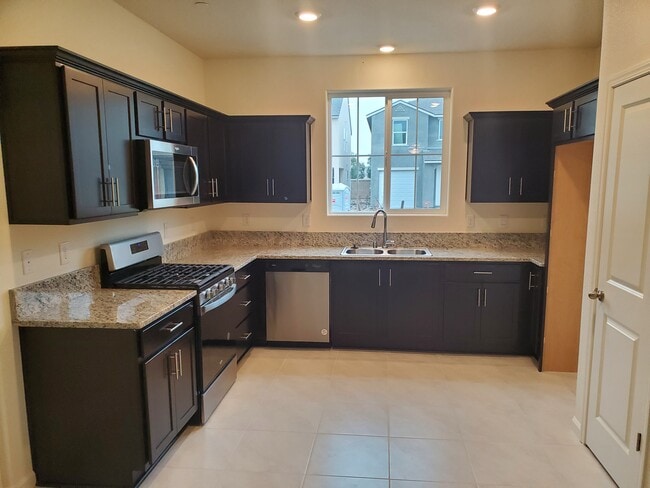 Building Photo - 256 Shafer Ave
