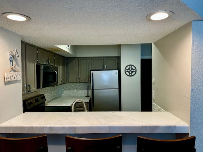 Foto del edificio - Great North Arlington condo available for ...