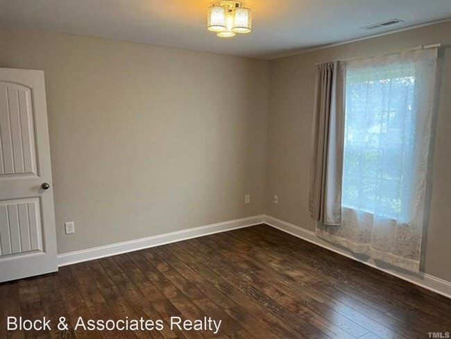 Building Photo - 5 br, 3.5 bath House - 148 Brassica Lane
