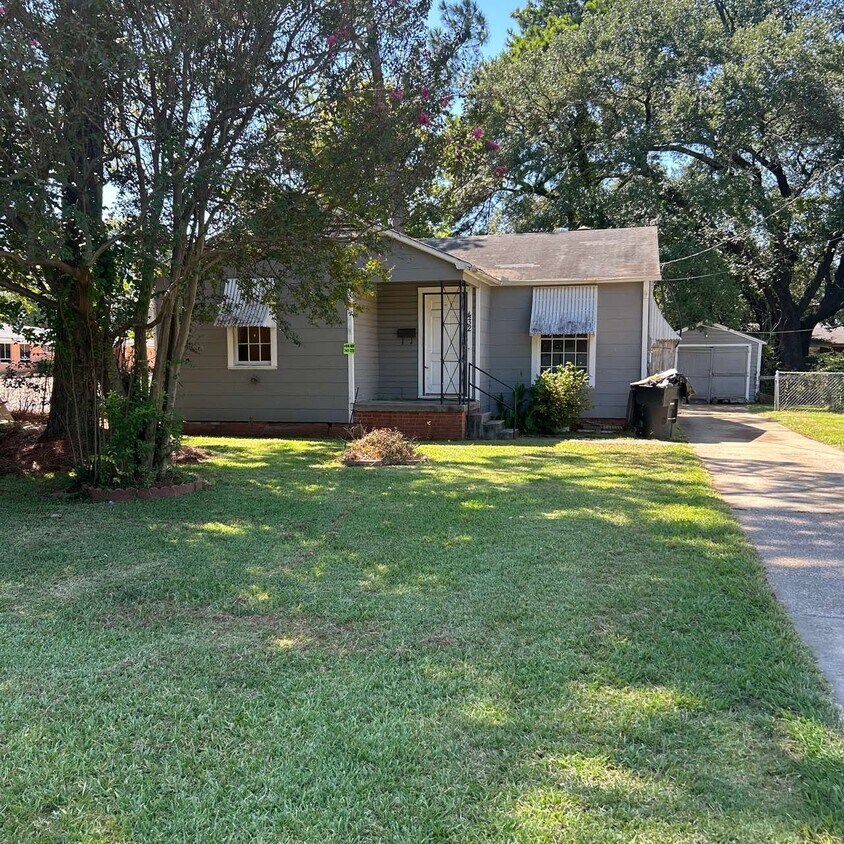 Primary Photo - 432 Waller Ave