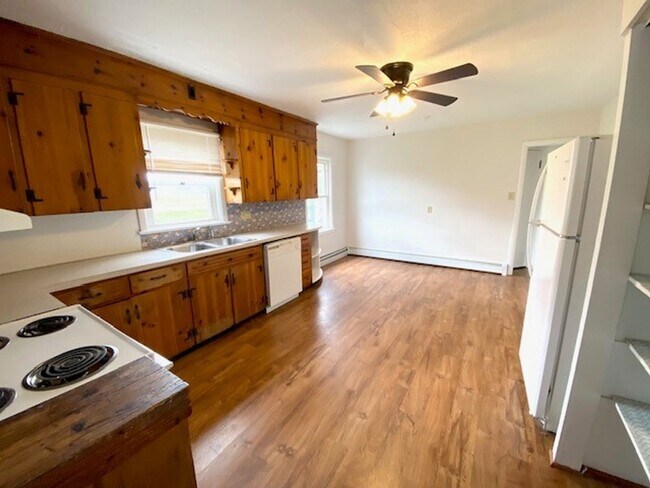 Foto del edificio - ONE LEVEL Single Family Home Close To Interstates!
