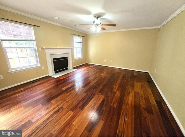 Building Photo - 5677 Assateague Pl