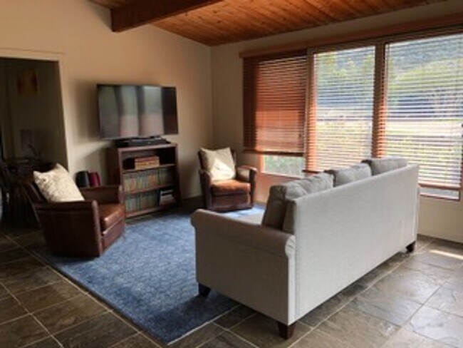 Building Photo - Carmel Valley 2 bedroom 2 bathroom home on...