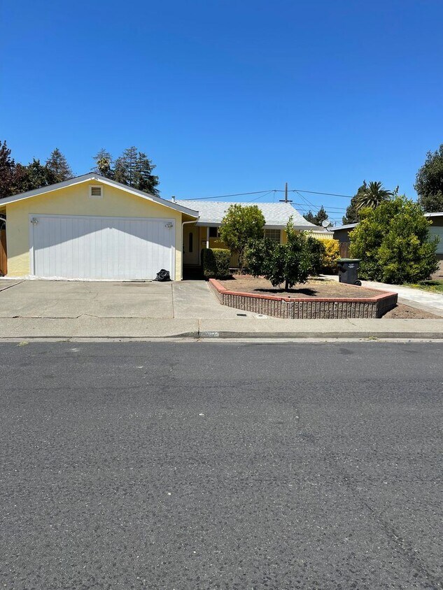 Primary Photo - 4 br, 2 bath House - 1851 San Anselmo