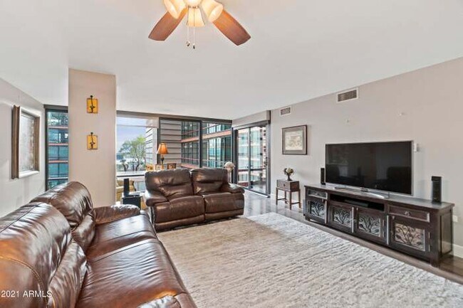 Foto del edificio - 4808 N 24th St