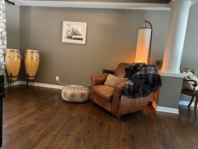 Foto del edificio - 459 Rock Hall Cir