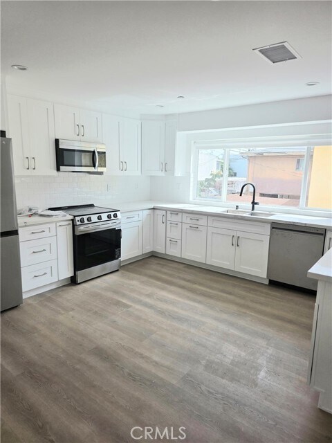 Foto del edificio - 14169 Calvert St