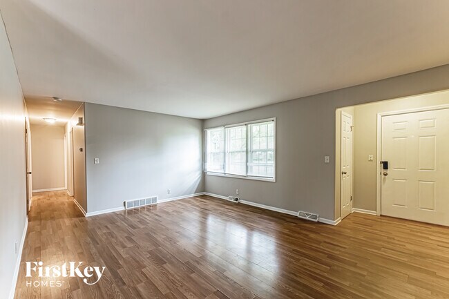 Foto del edificio - 1770 Lily St