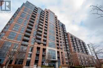 Building Photo - 61 Heintzman St