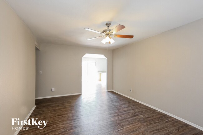 Building Photo - 6935 W Palo Verde Ave