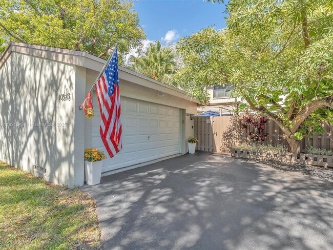 Building Photo - 10575 SW 113th Pl