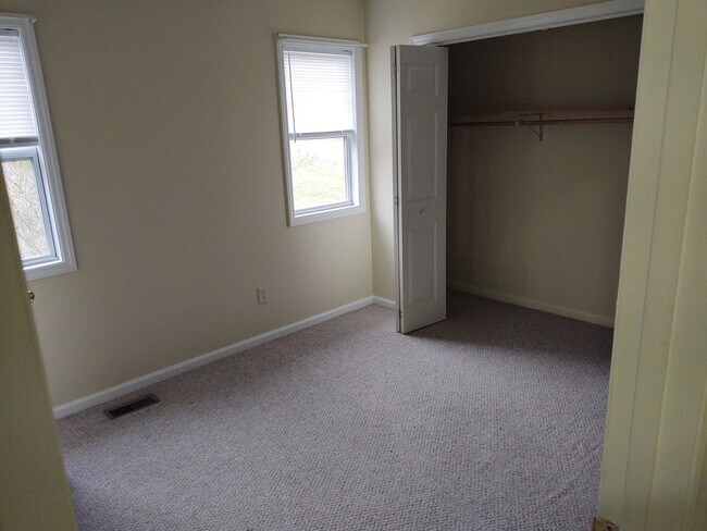 Building Photo - 23 Griffin St