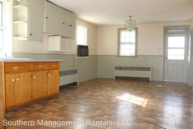 Building Photo - 4 br, 1 bath House - 2161 Seven Valleys Rd.