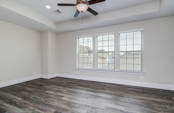 Building Photo - 11023 Acorn Falls Dr