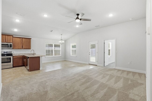 Building Photo - Newer Home in Alachua's Savannah Station