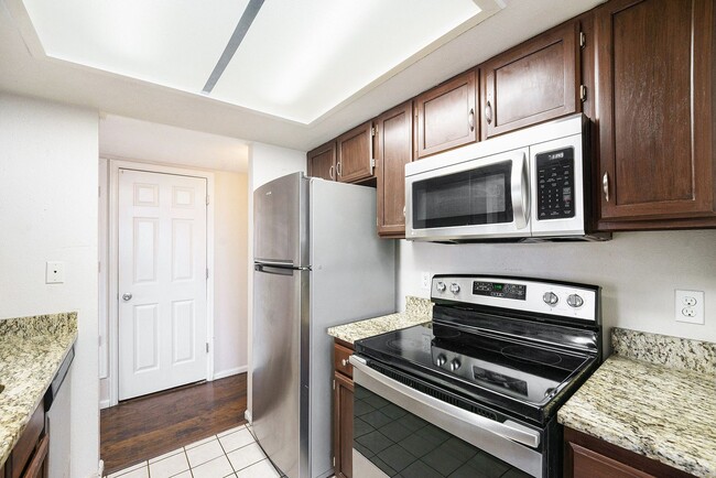 Foto del edificio - Charming 2 Bed, 2 Bath Condo with Loft in ...