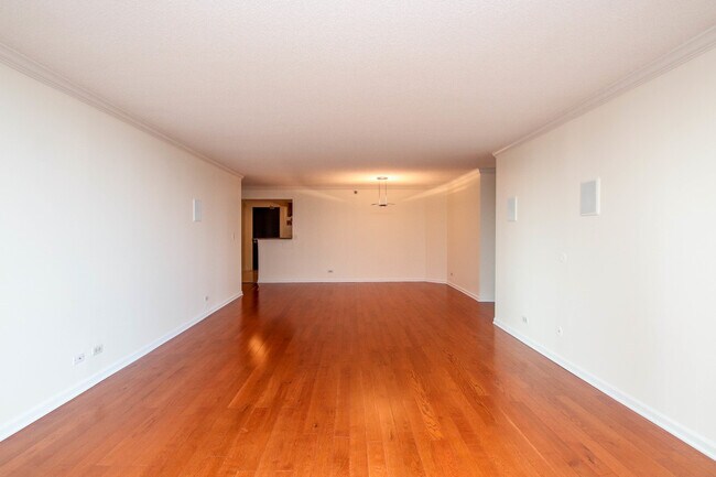 Foto del edificio - 195 N Harbor Dr