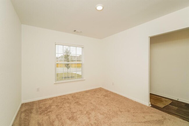 Foto del edificio - 17065 Dusty Boots Ln