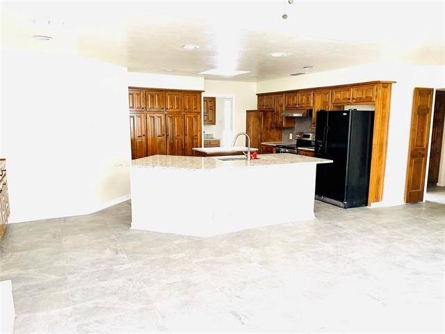 Building Photo - 2323 Highlands Creek Rd