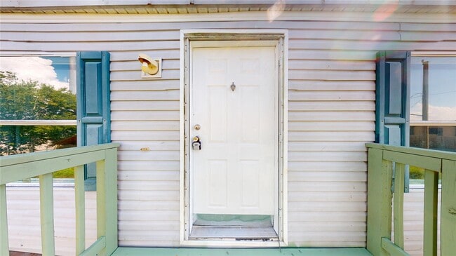 Building Photo - 435 16th St