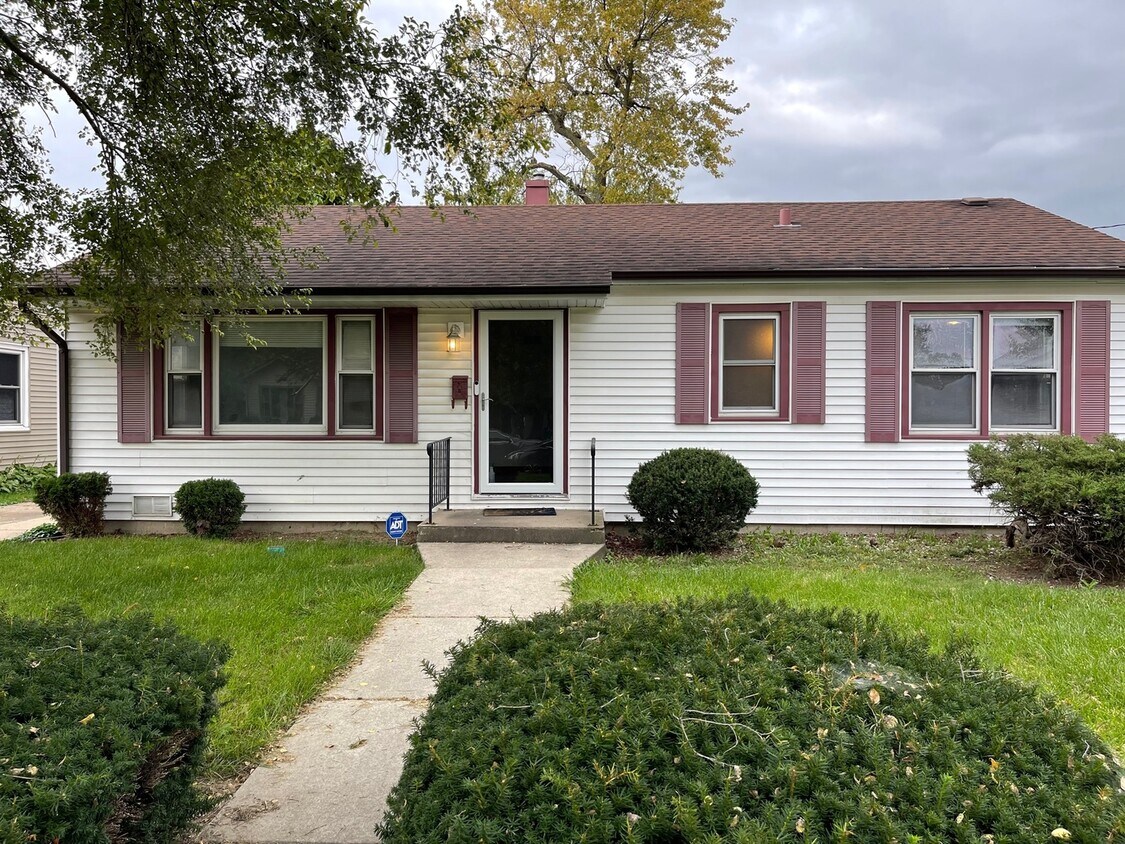 14812 Lawndale Ave, Midlothian, IL 60445 House Rental in Midlothian