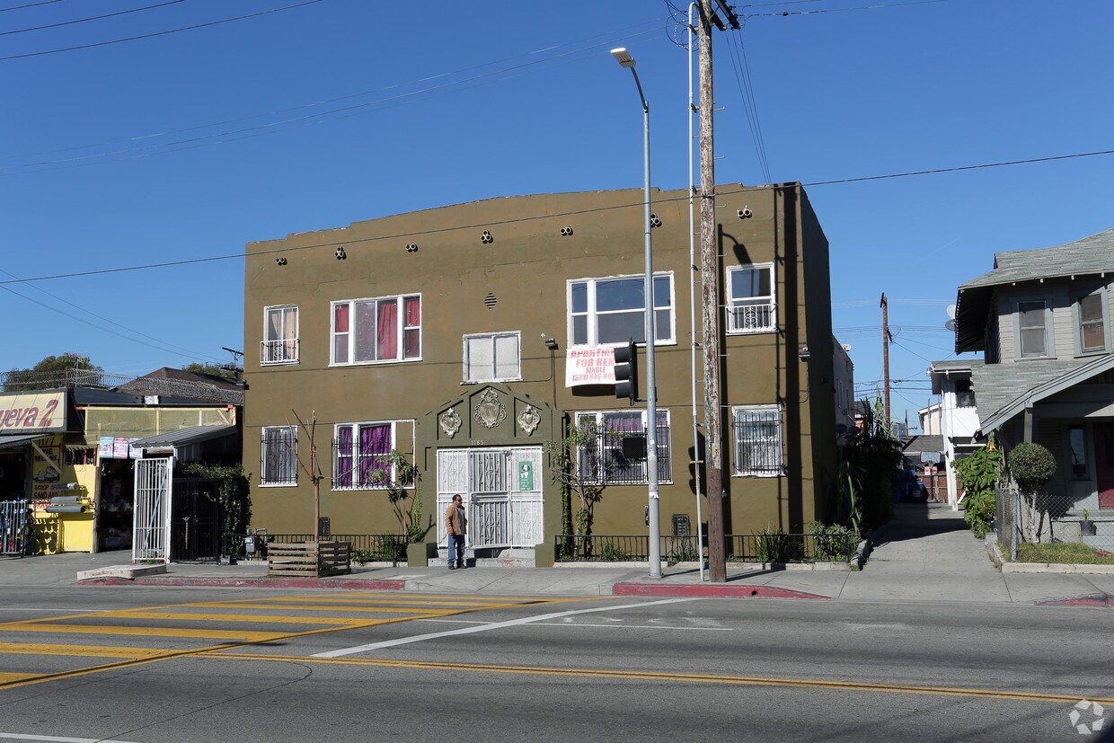 Foto del edificio - 1185 E Vernon Ave