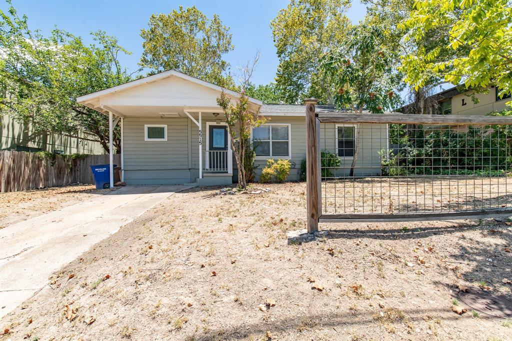 Foto principal - 5515 Roosevelt Ave