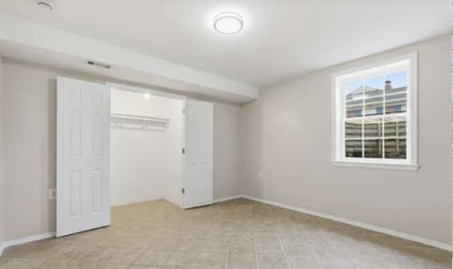 Foto del edificio - 8310 Rolling Rd