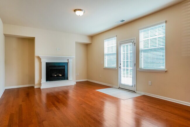Foto del edificio - 325 Plott Hound Ln