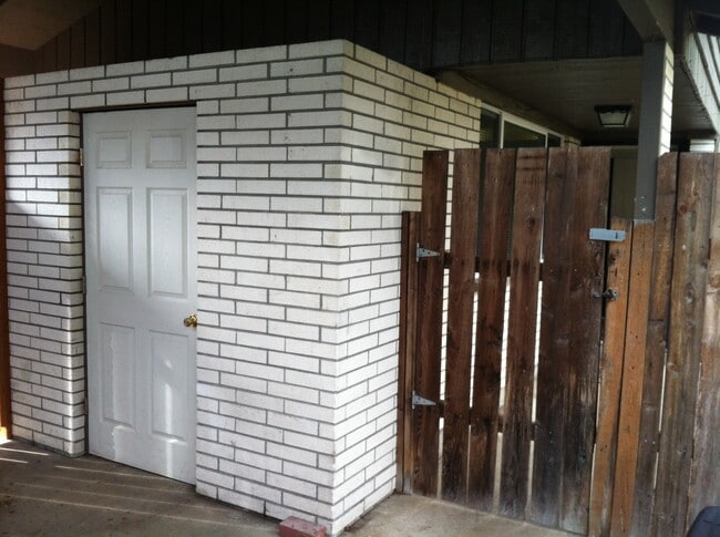 Building Photo - 917 142nd Ave SE