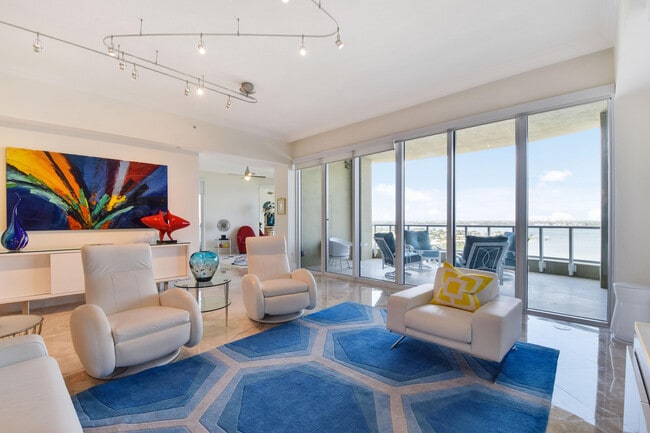 Foto del edificio - 5050 N Ocean Dr