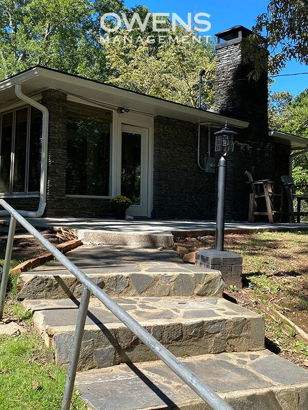 Building Photo - 3651 Laura Ln