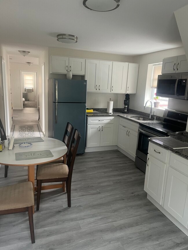 Building Photo - 535 Van Cortlandt Park Ave