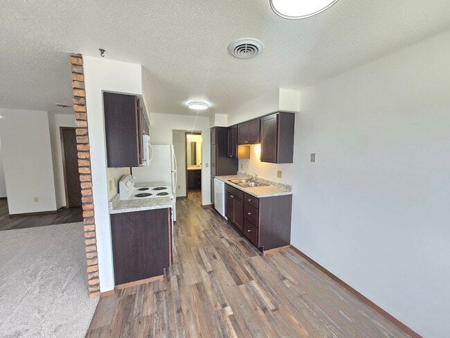 Interior Photo - Diplomat Apartments