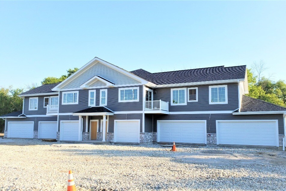 Trail View Village Apartments 206214 S 6th St Waterford, WI